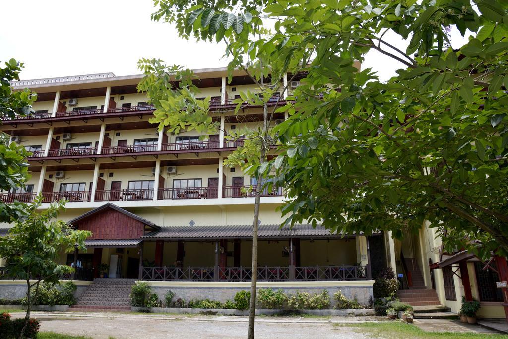 Hotel Vilayvong Ванг Виенг Екстериор снимка
